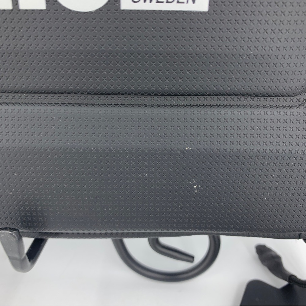 Thule Sweden gauntlet 3.0 sleeve FITS 13 inch MacBook Pro black NEW - Picture 8 of 10